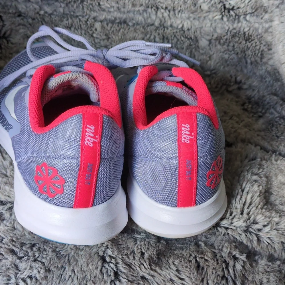 Nike Women's Gray and Pink Athletic Shoes - Picture 5 of 7